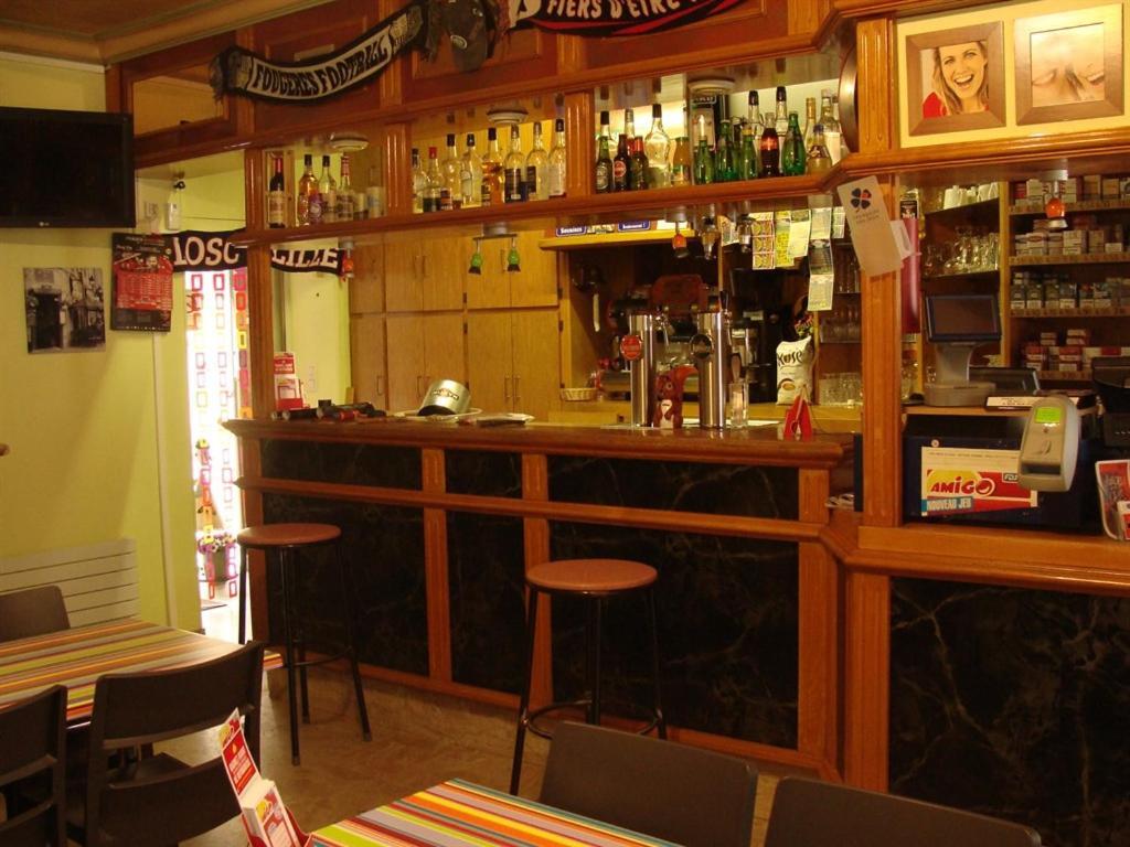 Hotel Le Flaubert Fougères Buitenkant foto