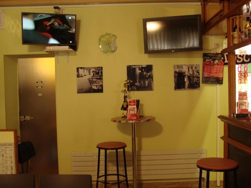 Hotel Le Flaubert Fougères Buitenkant foto