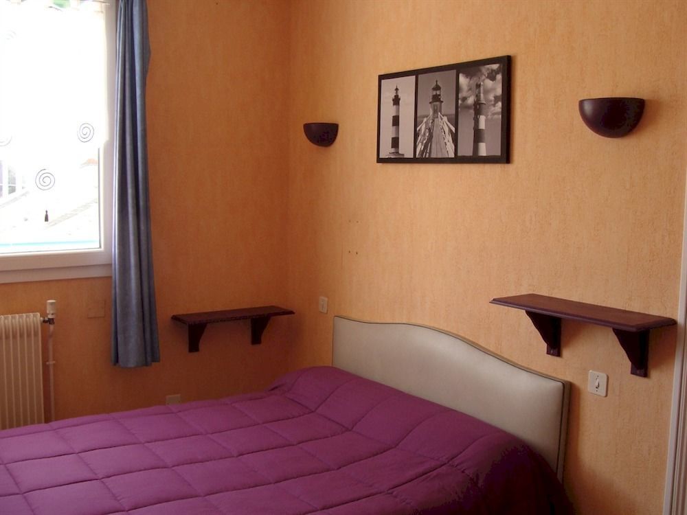 Hotel Le Flaubert Fougères Buitenkant foto
