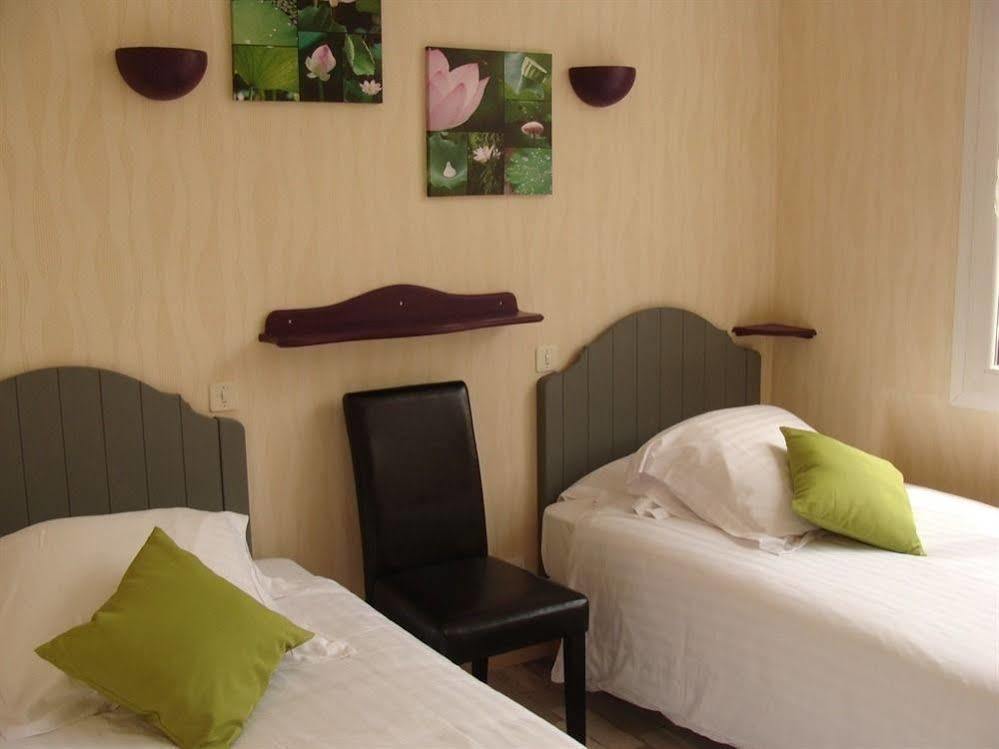 Hotel Le Flaubert Fougères Buitenkant foto